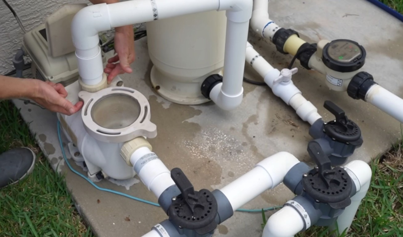Pool filter system maintenance and cleaning in Wellington, FL